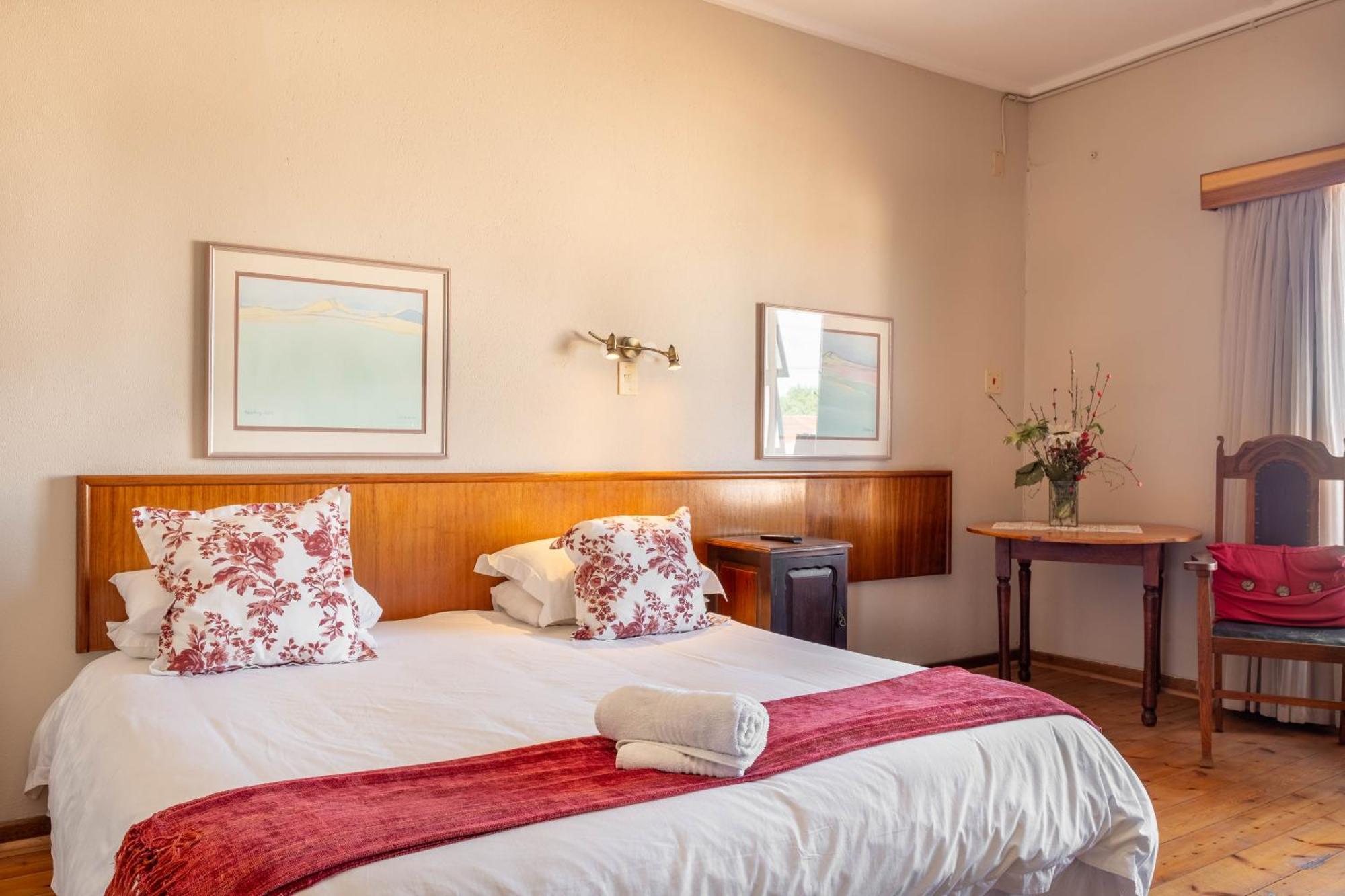 Karoo Country Inn Middelburg  Экстерьер фото