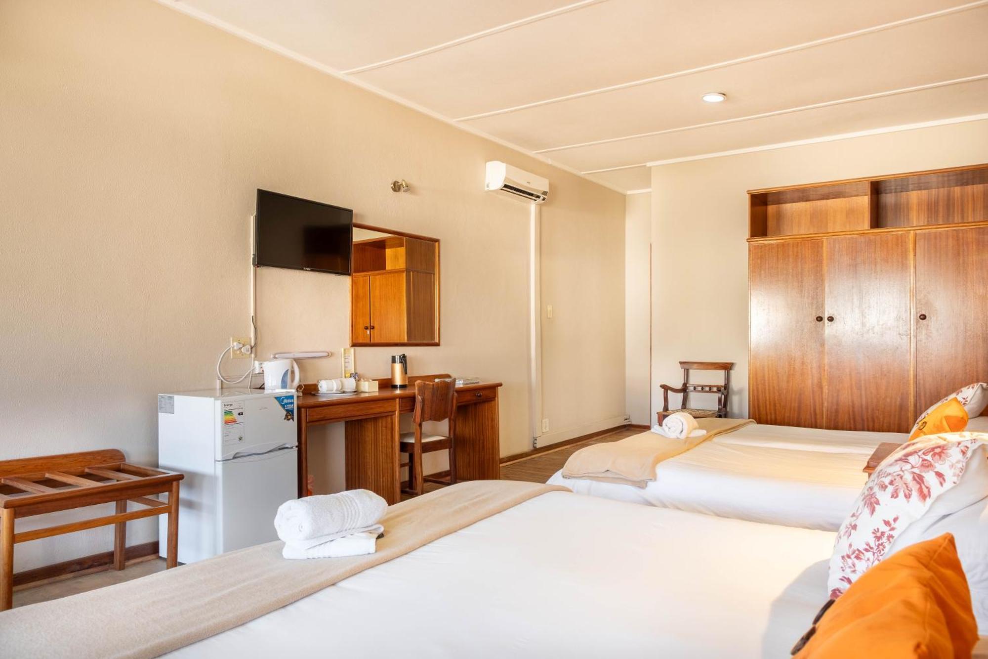 Karoo Country Inn Middelburg  Экстерьер фото
