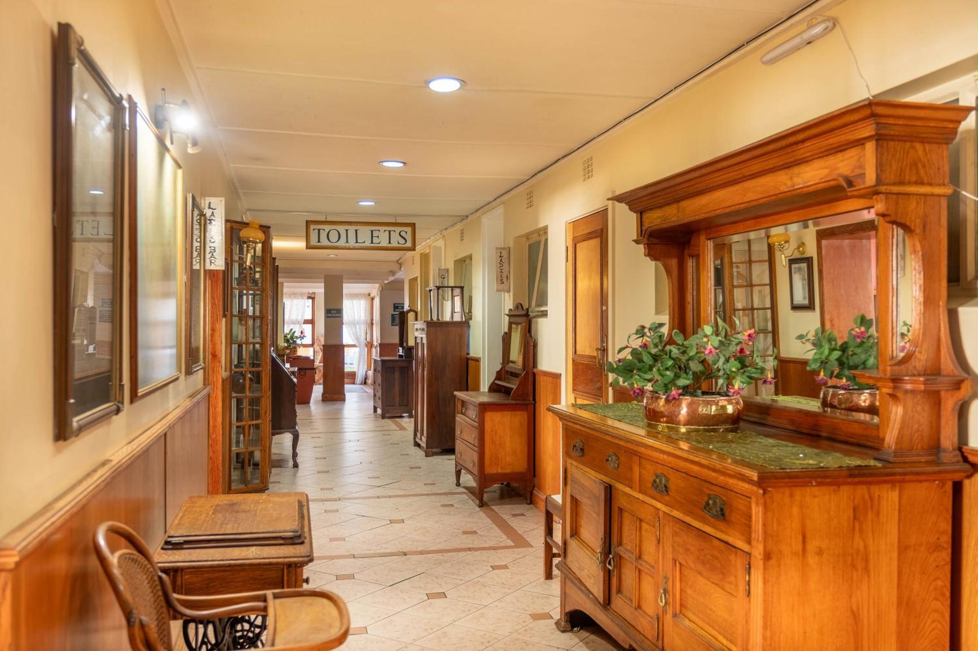 Karoo Country Inn Middelburg  Экстерьер фото