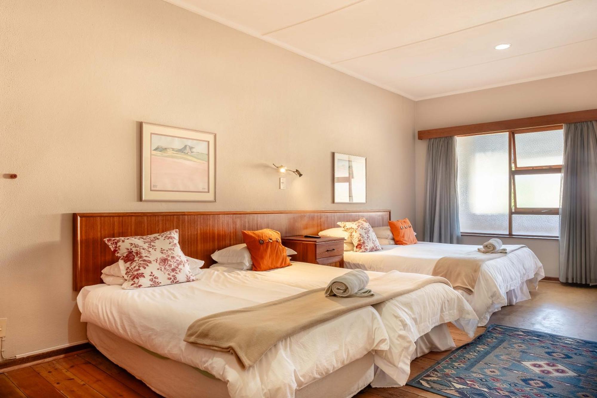 Karoo Country Inn Middelburg  Экстерьер фото