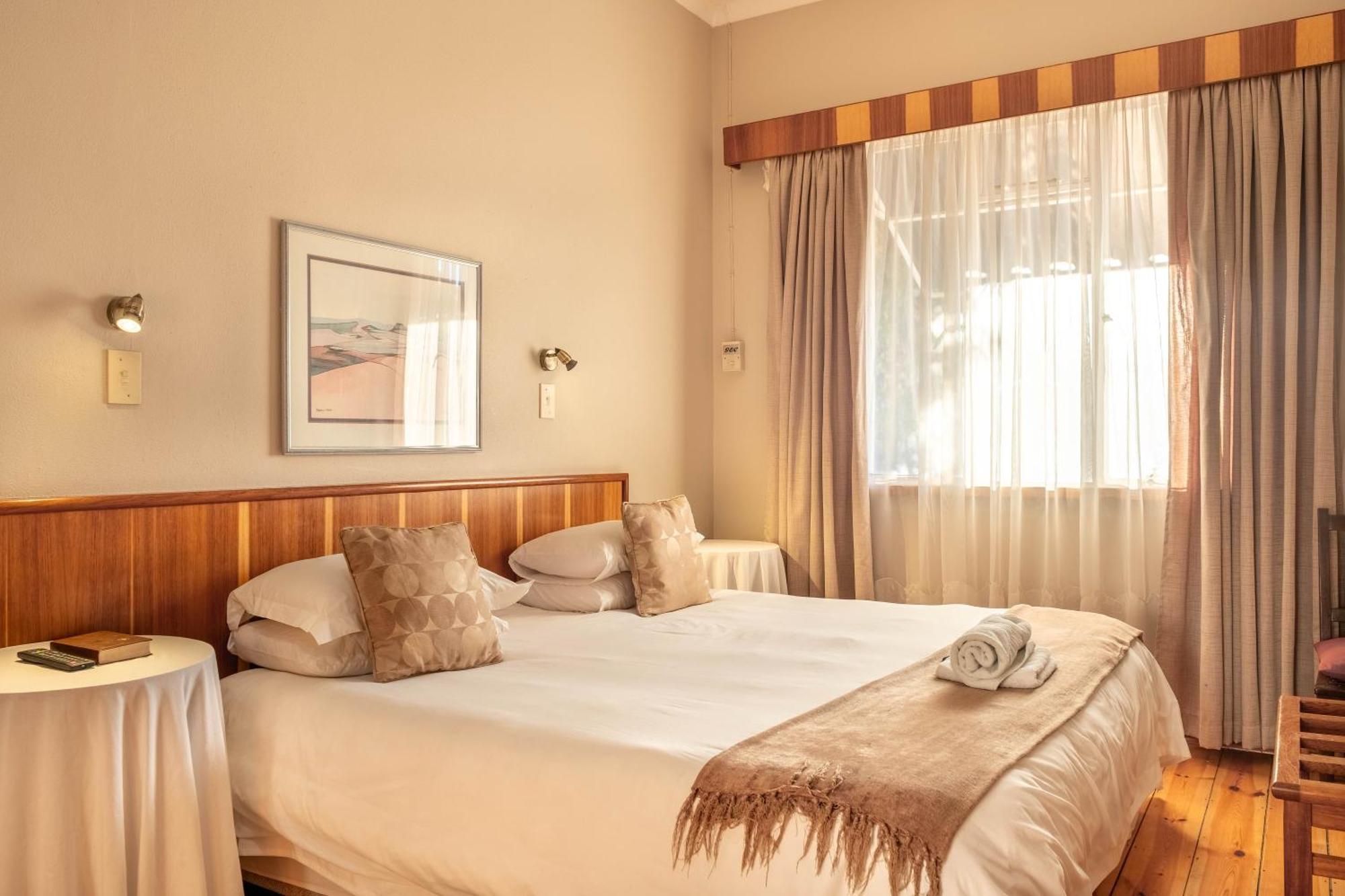 Karoo Country Inn Middelburg  Экстерьер фото