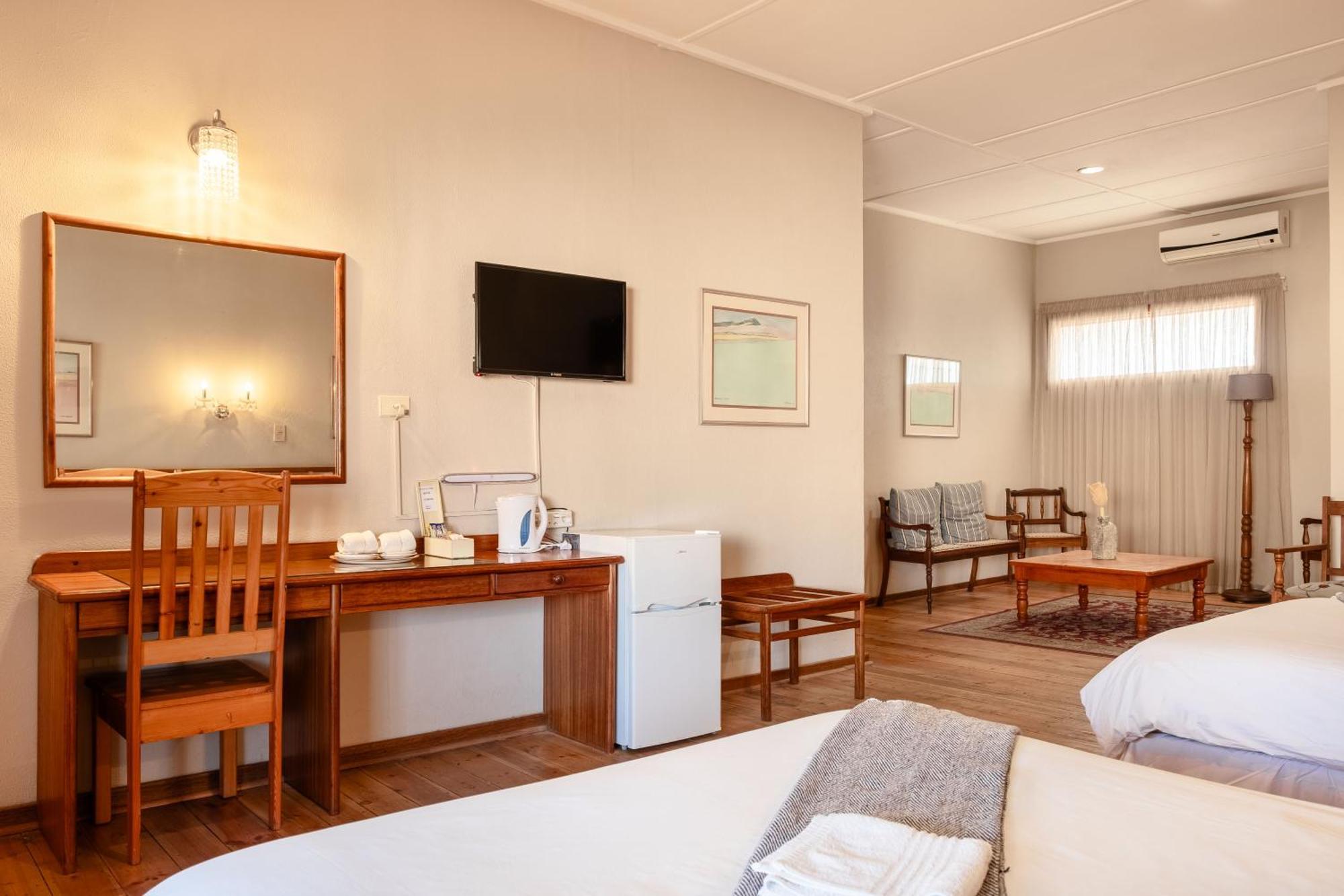 Karoo Country Inn Middelburg  Экстерьер фото