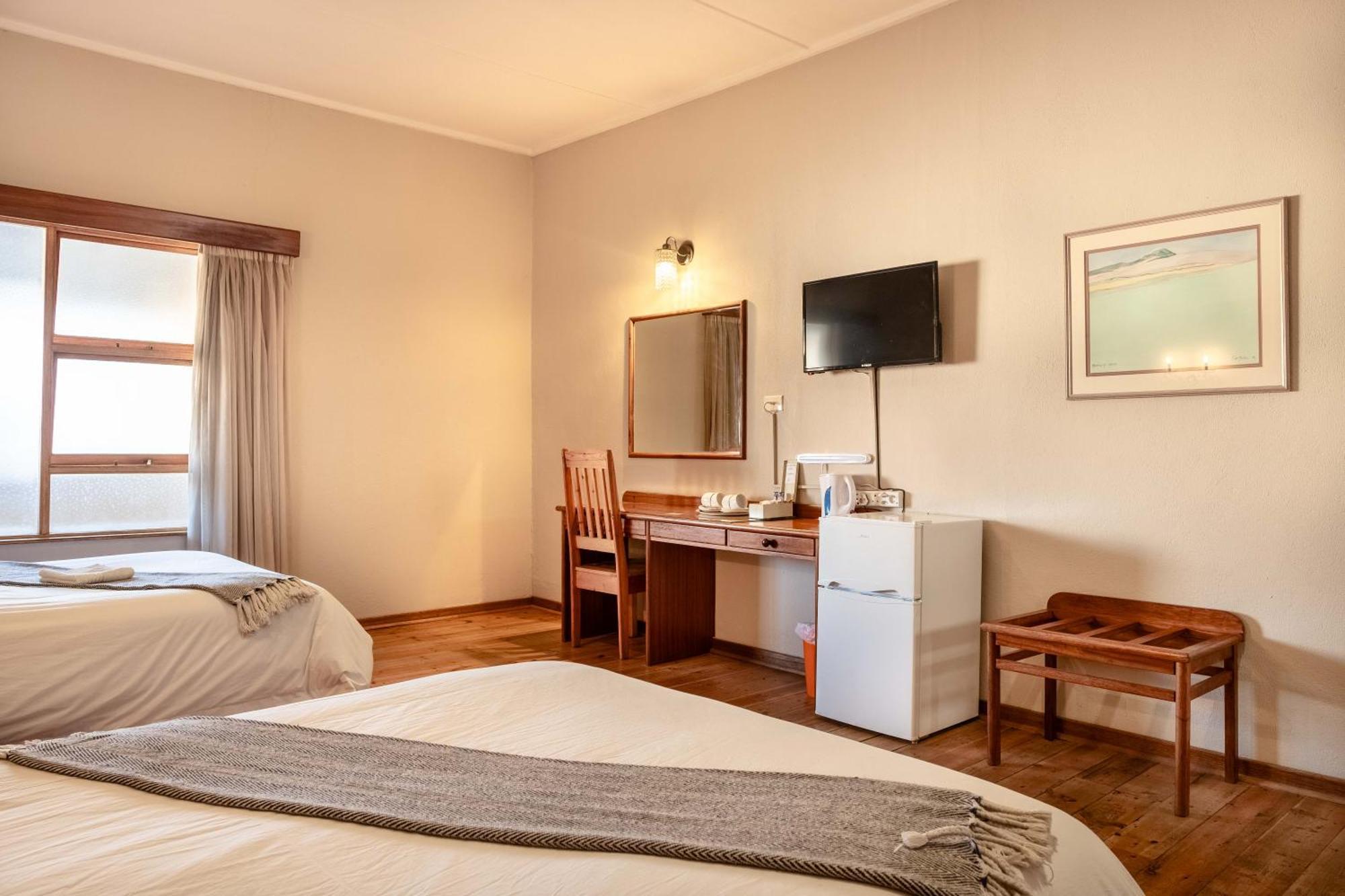 Karoo Country Inn Middelburg  Экстерьер фото