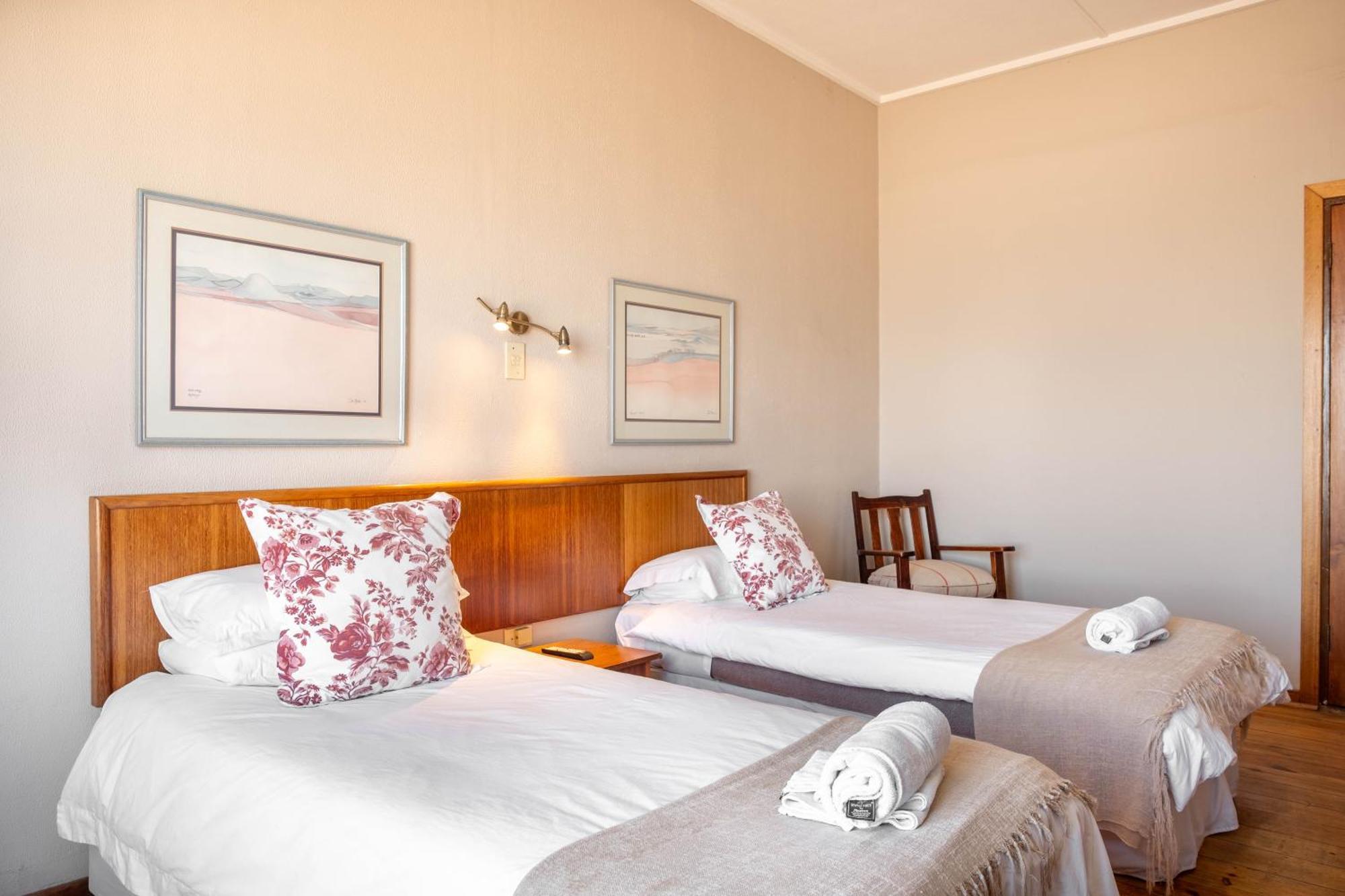 Karoo Country Inn Middelburg  Экстерьер фото