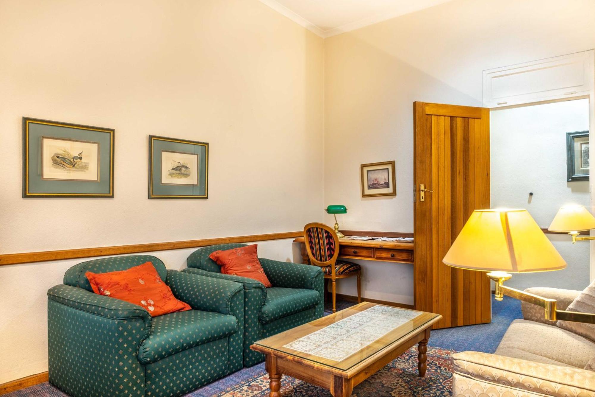 Karoo Country Inn Middelburg  Экстерьер фото