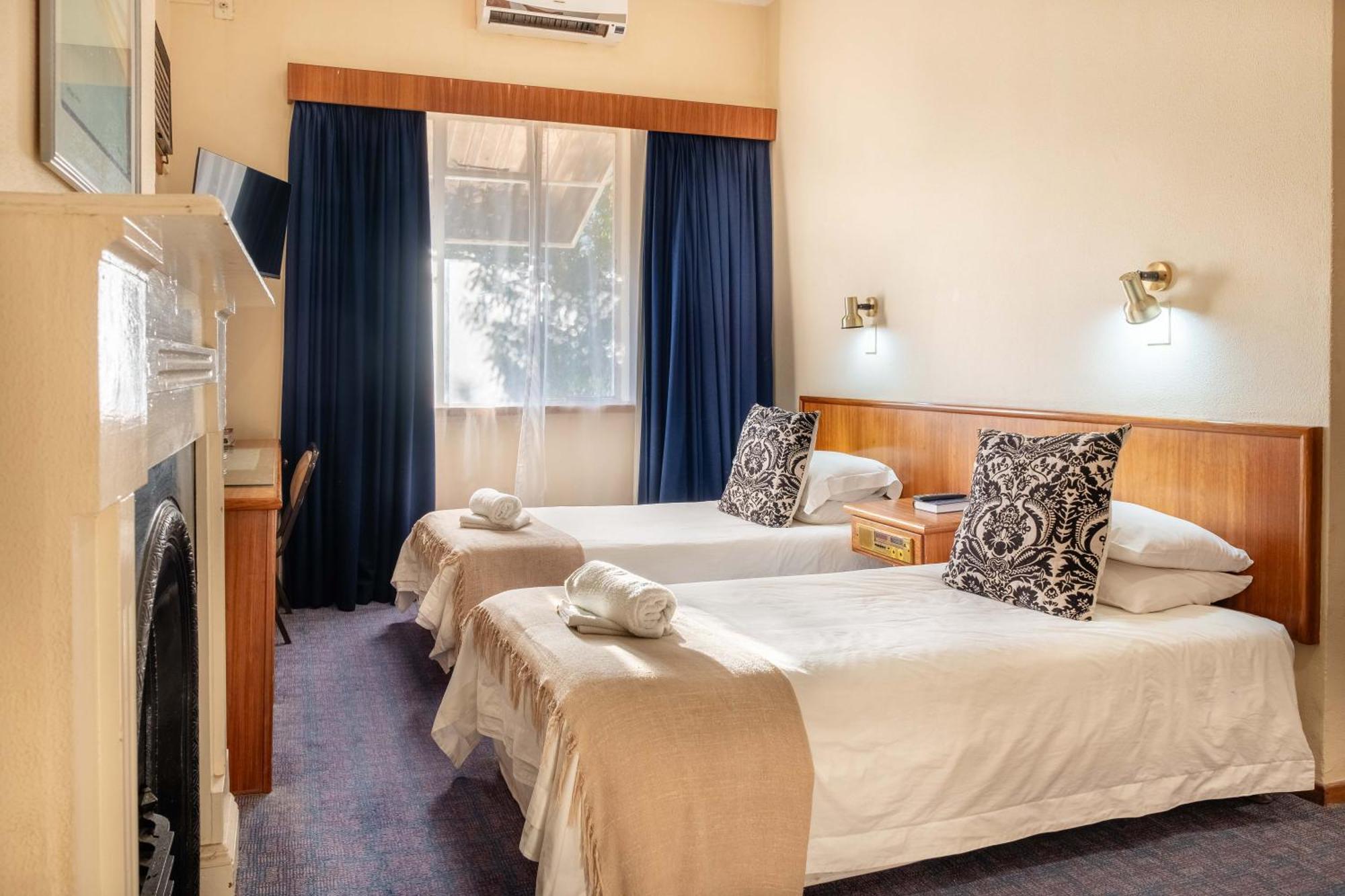 Karoo Country Inn Middelburg  Экстерьер фото
