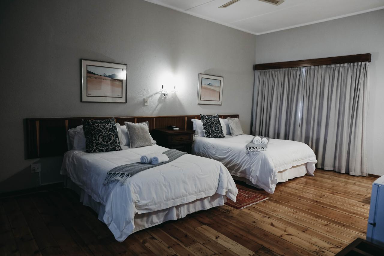 Karoo Country Inn Middelburg  Экстерьер фото
